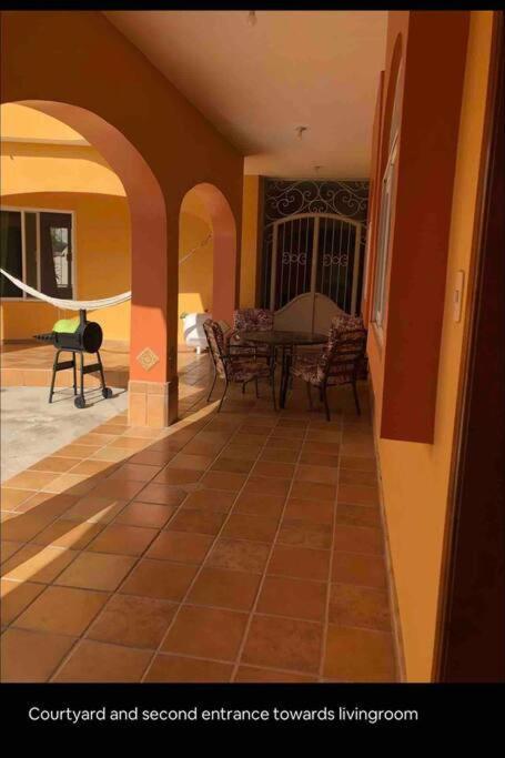 Small In Bay View * La Paz